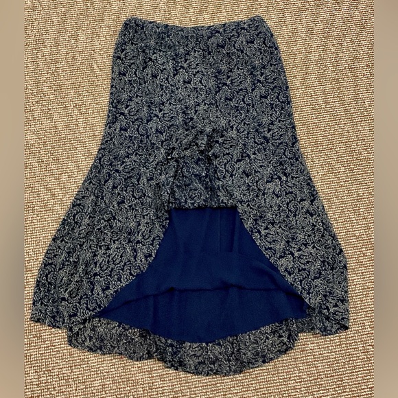 Women’s 12 Petite Dana Buchman 100% Silk Floral Pattern Skirt - Picture 4 of 11